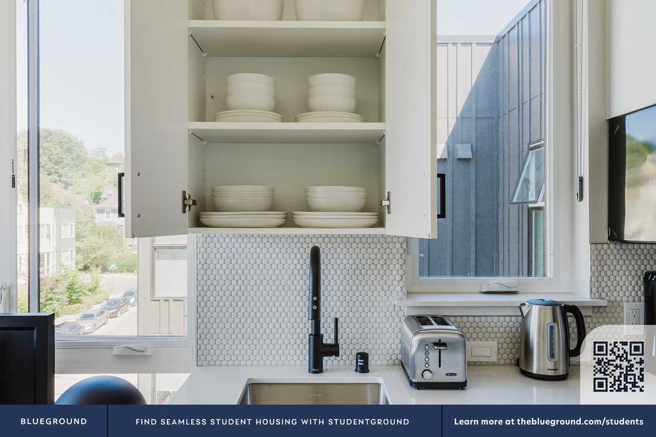 1305 East Marion Street - Photo 7 of 75