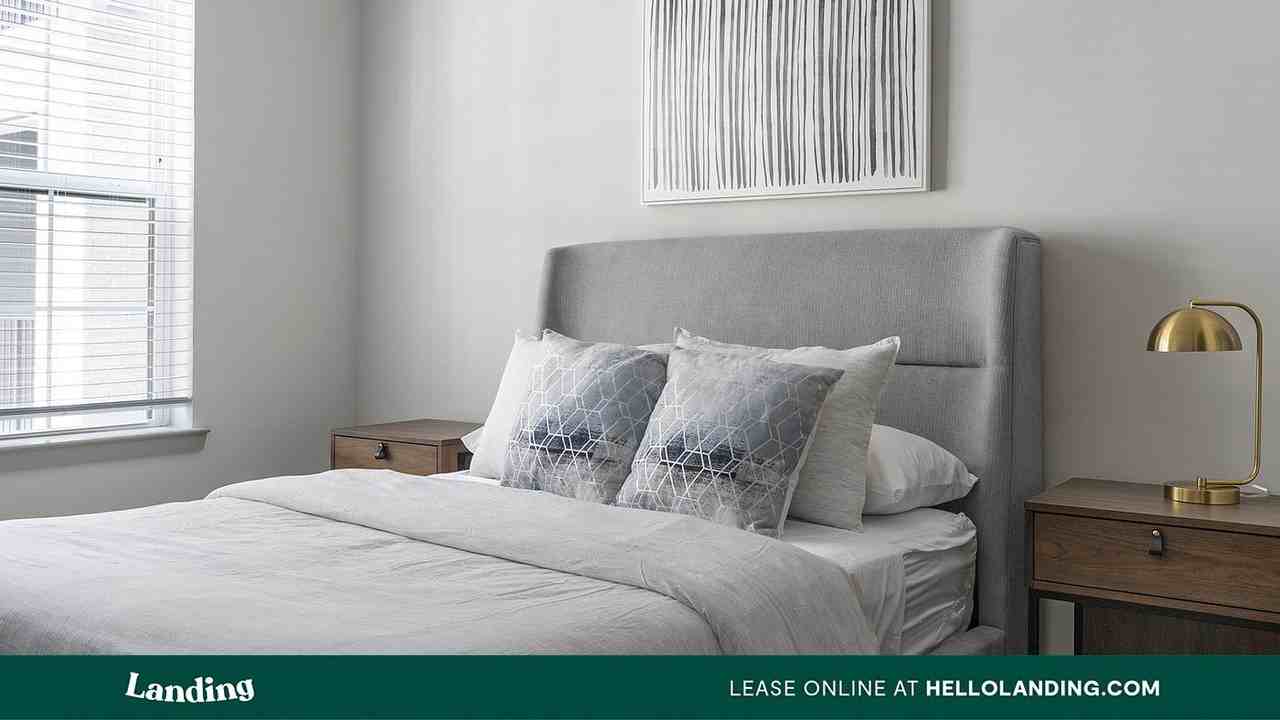 640 21st Ave North - Photo 4 of 50