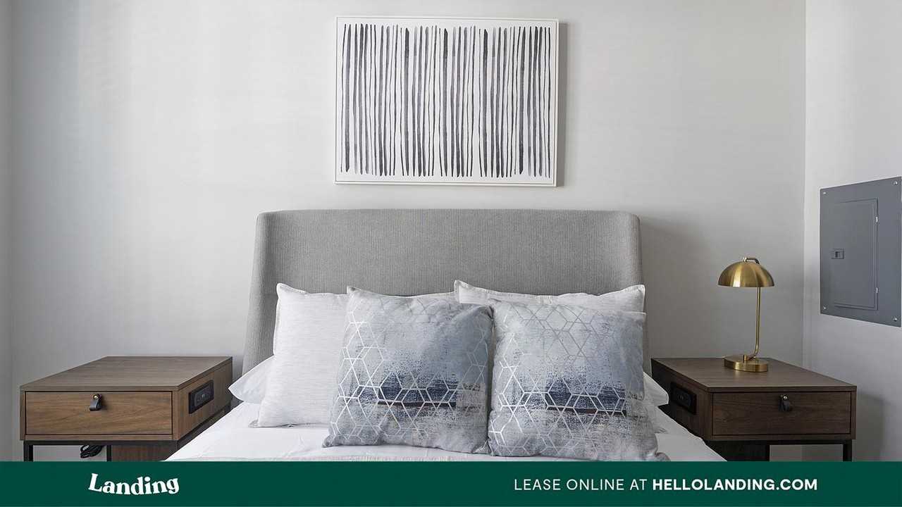 640 21st Ave North - Photo 5 of 50