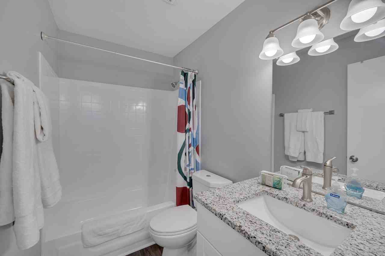 Oxford Square Apartments - Photo 7 of 33