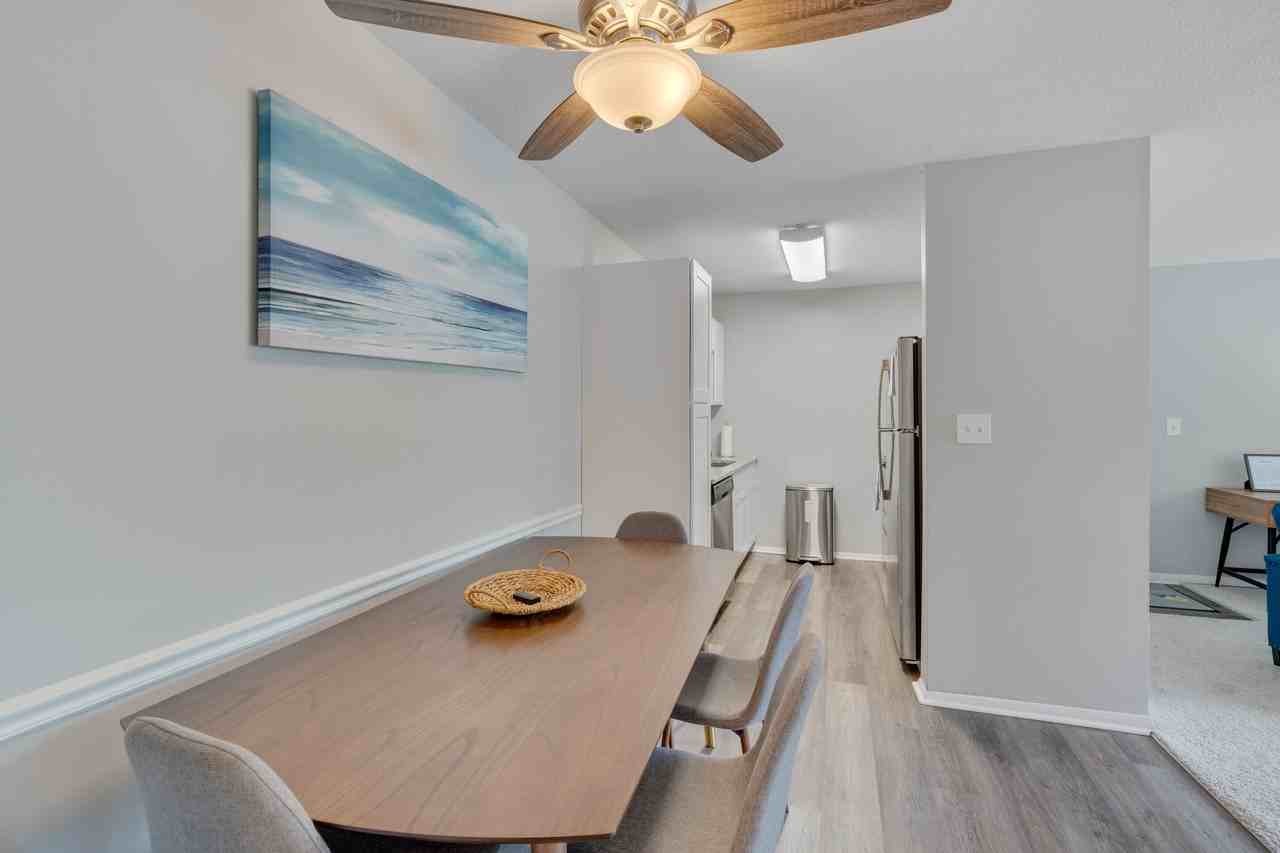 Oxford Square Apartments - Photo 5 of 33