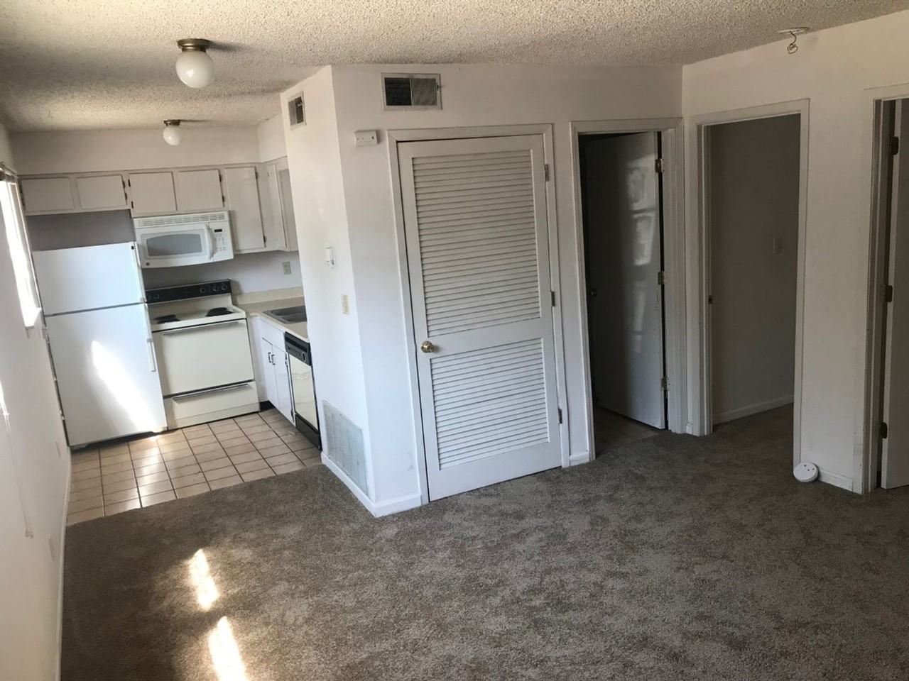 Abbotts Court Apartments - Photo 3 of 23