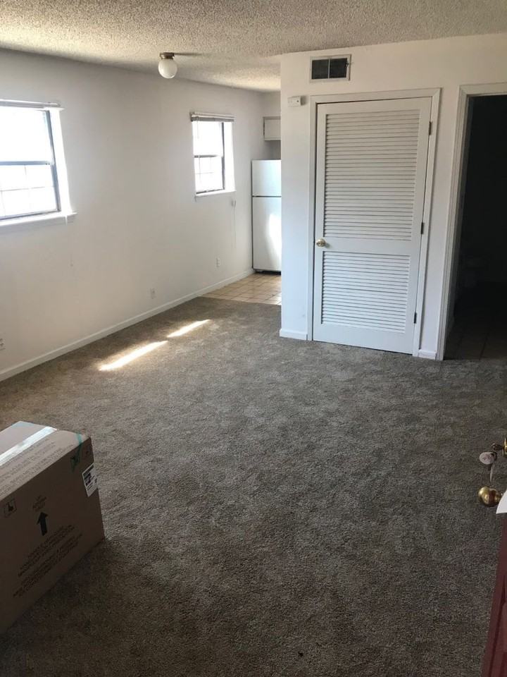 Abbotts Court Apartments - Photo 4 of 23