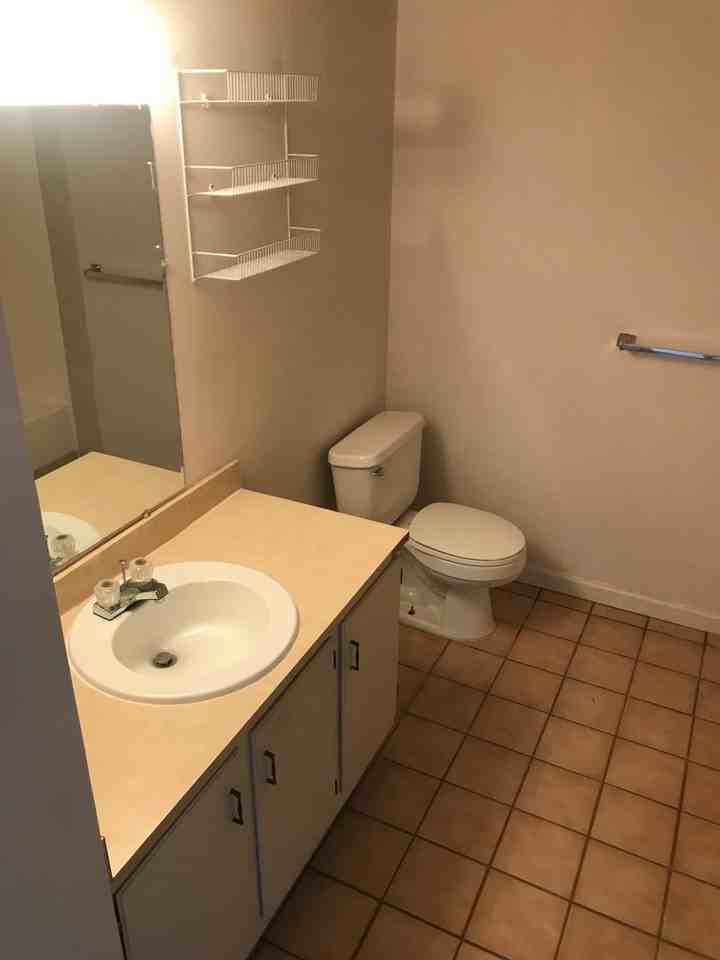 Abbotts Court Apartments - Photo 5 of 23