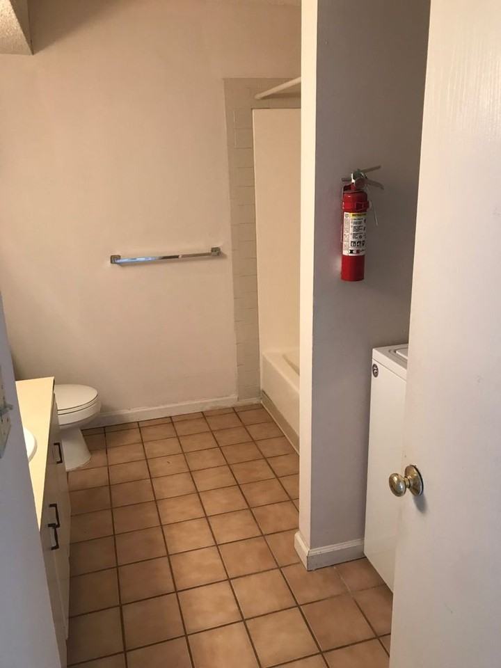 Abbotts Court Apartments - Photo 6 of 23