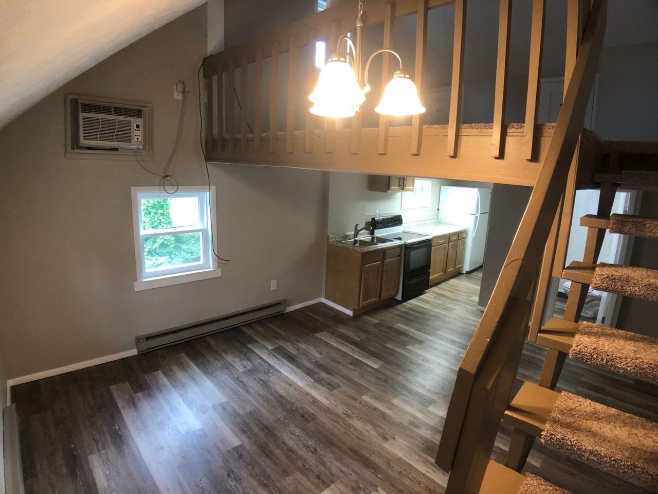 562-564 East Maiden St. - Photo 2 of 25