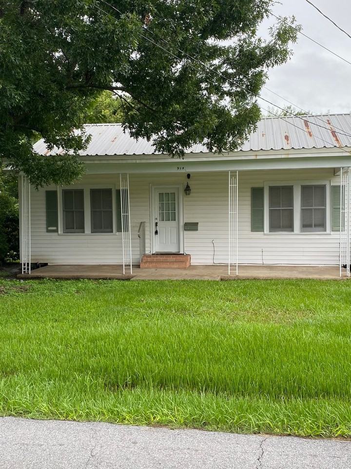 914 Saint Patrick St - Photo 2 of 10