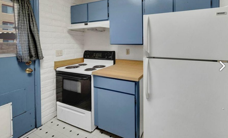 1727 East Adelaide Drive - Photo 2 of 5