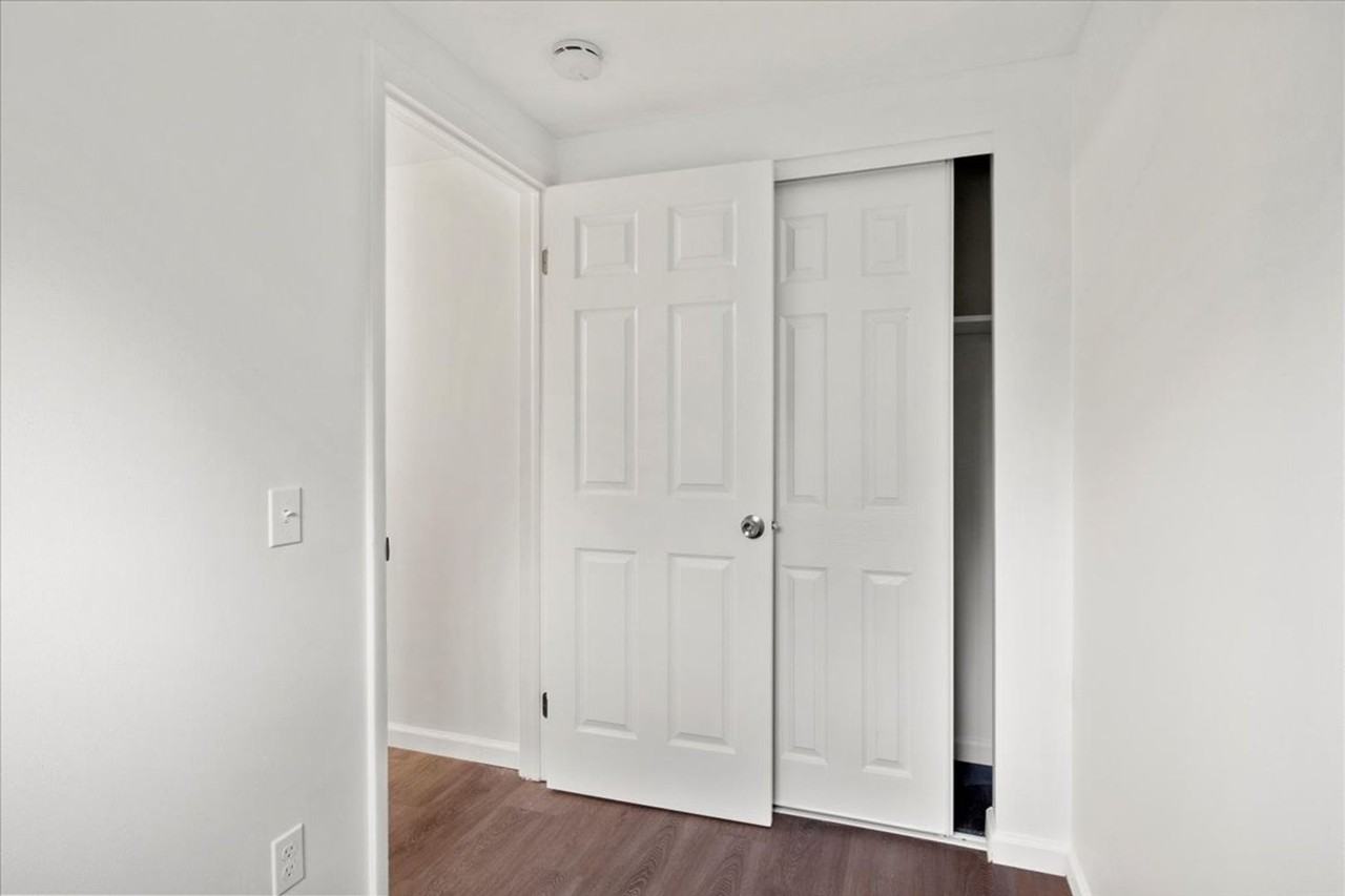 Burke Crest Apartments - Photo 7 of 34