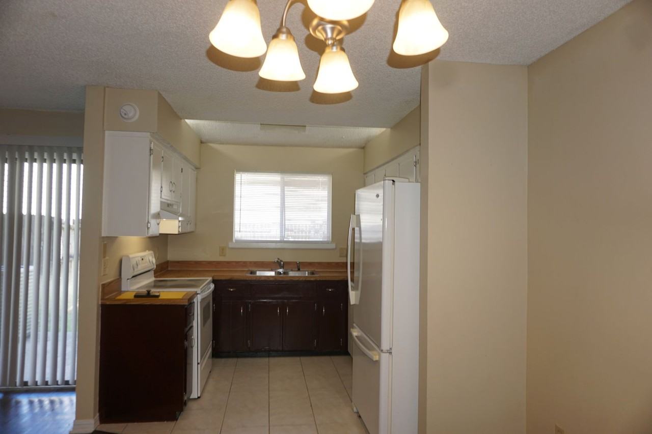 11621 Mccormick Rd - Photo 2 of 14