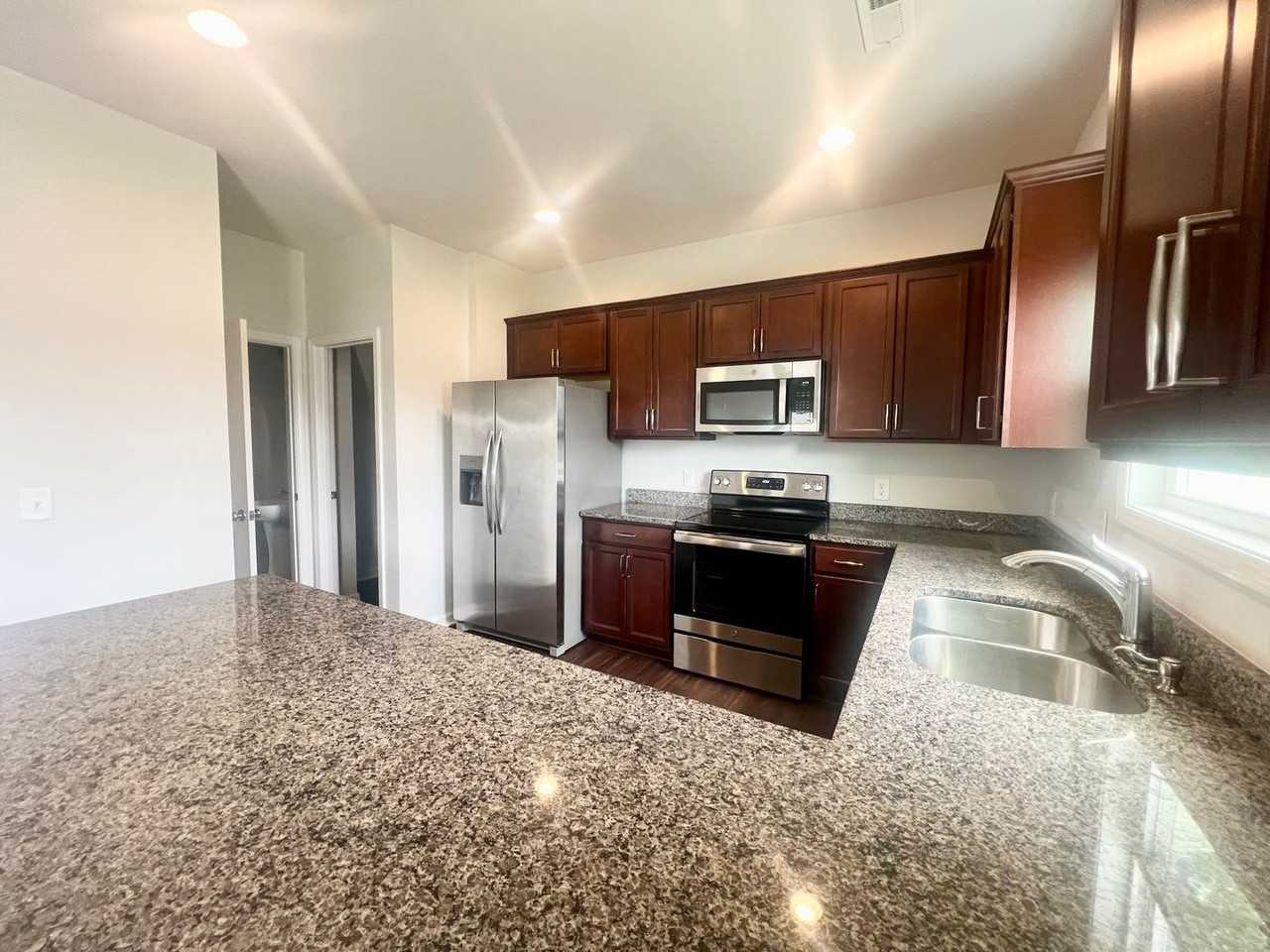 122 Kcf Dr - Photo 5 of 40