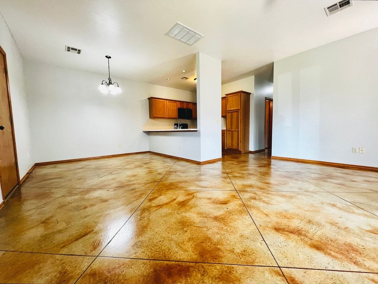 11363 Walters Ave - Photo 2 of 12