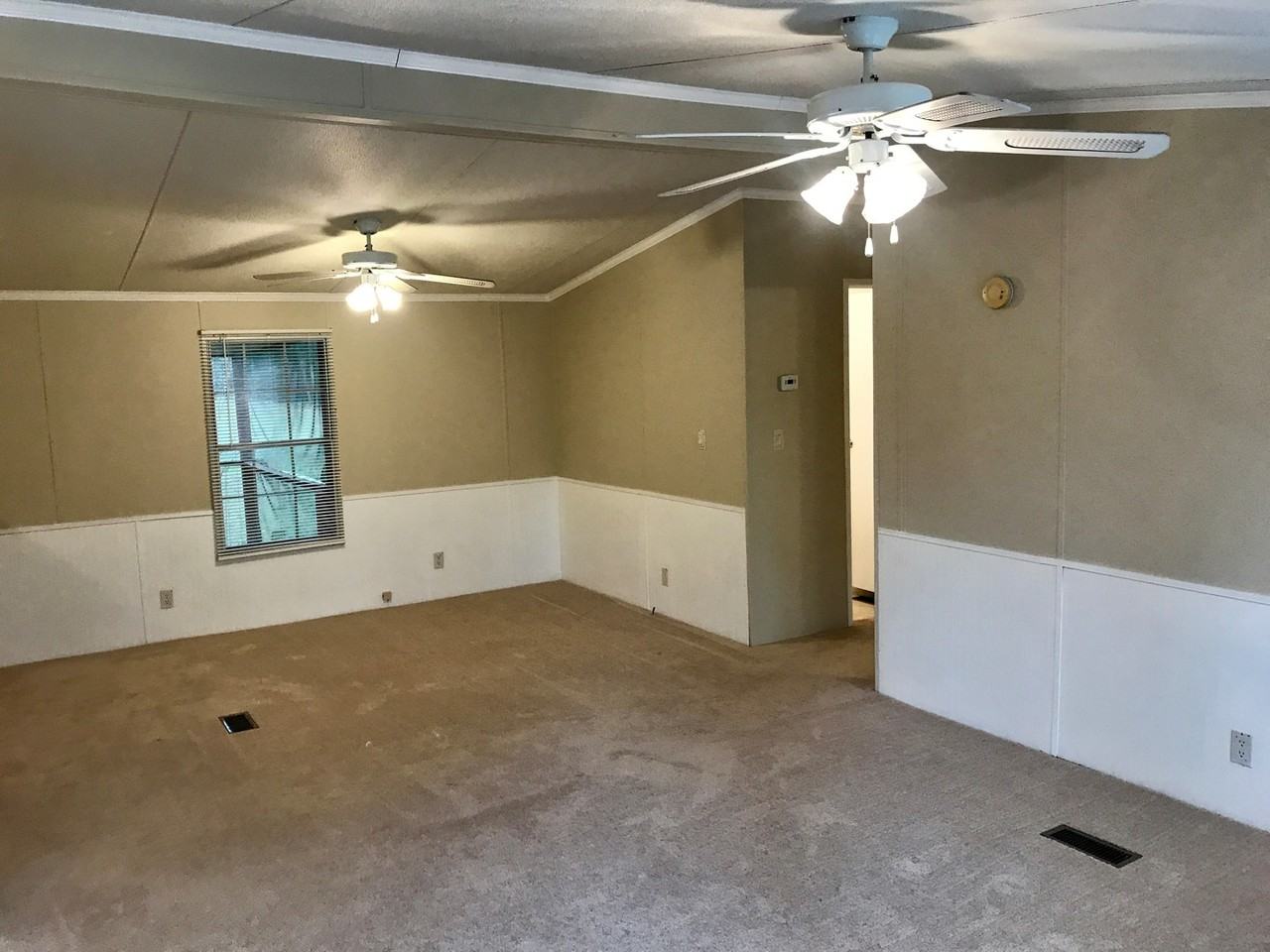 142 Almond Ct - Photo 2 of 16