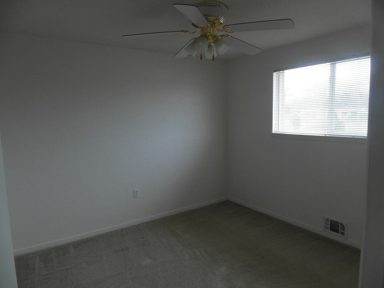 9803B Minnesota St - Photo 6 of 11