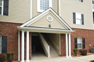 featured image of 205 Capital St #201