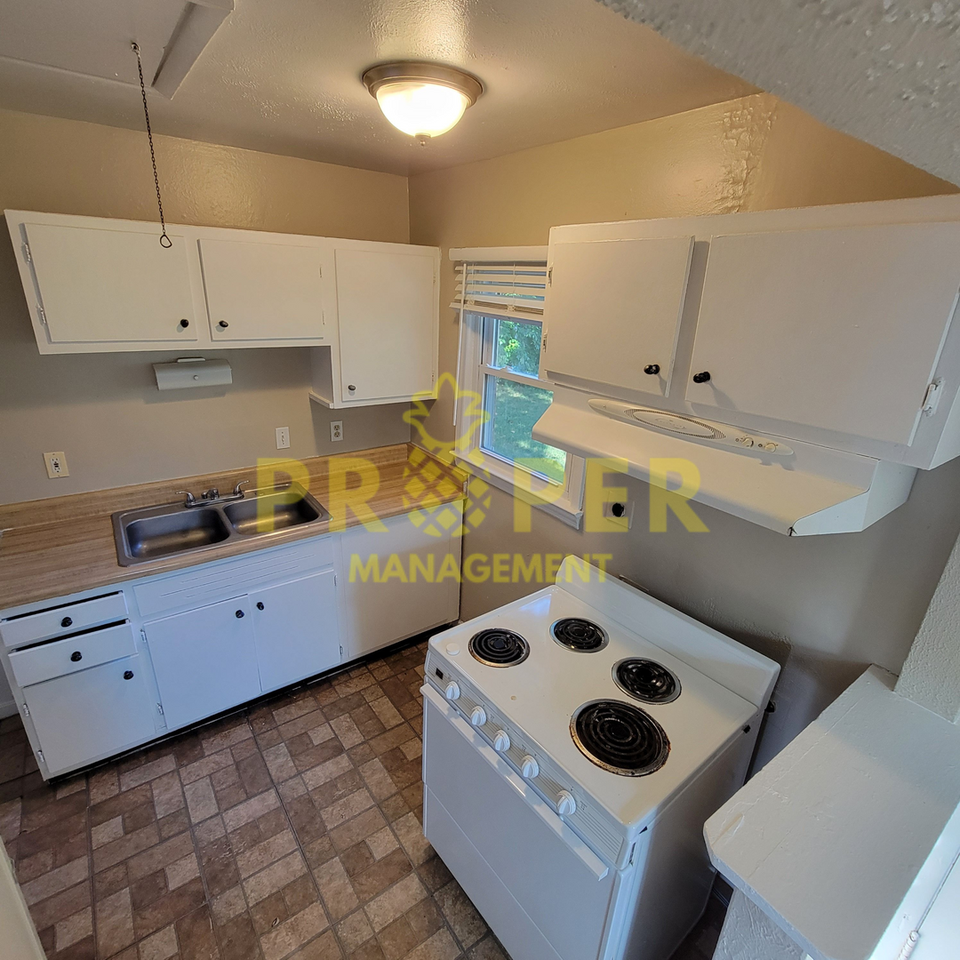 4665 Owens Dr - Photo 2 of 13