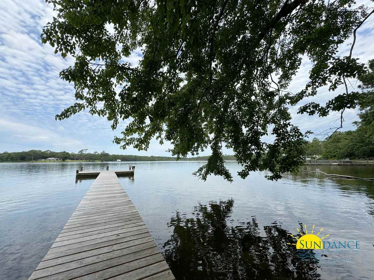 7 Longwood Dr - Photo 2 of 26