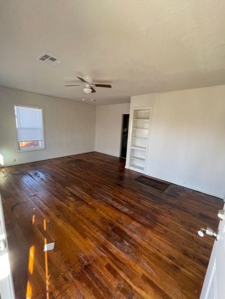 2212 Jane Street - Photo 2 of 9