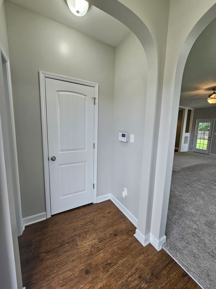 833 Tuscarora Trl - Photo 3 of 22