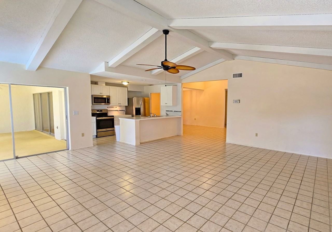 6545 Waterford Cir - Photo 5 of 30