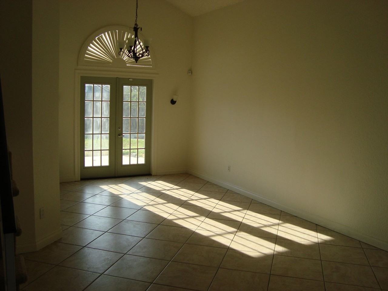 4529 San Benito St - Photo 3 of 9