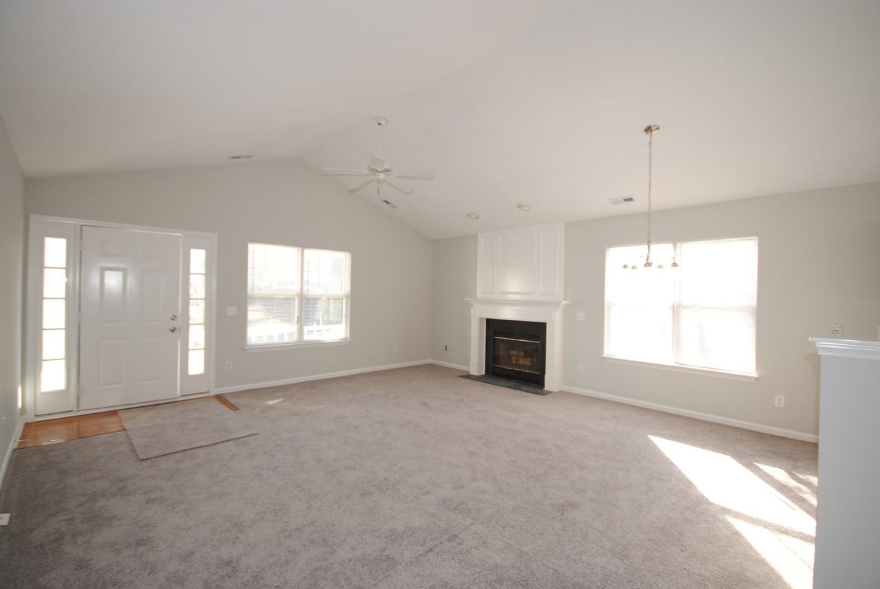 4311 Lakemoor Dr - Photo 2 of 32