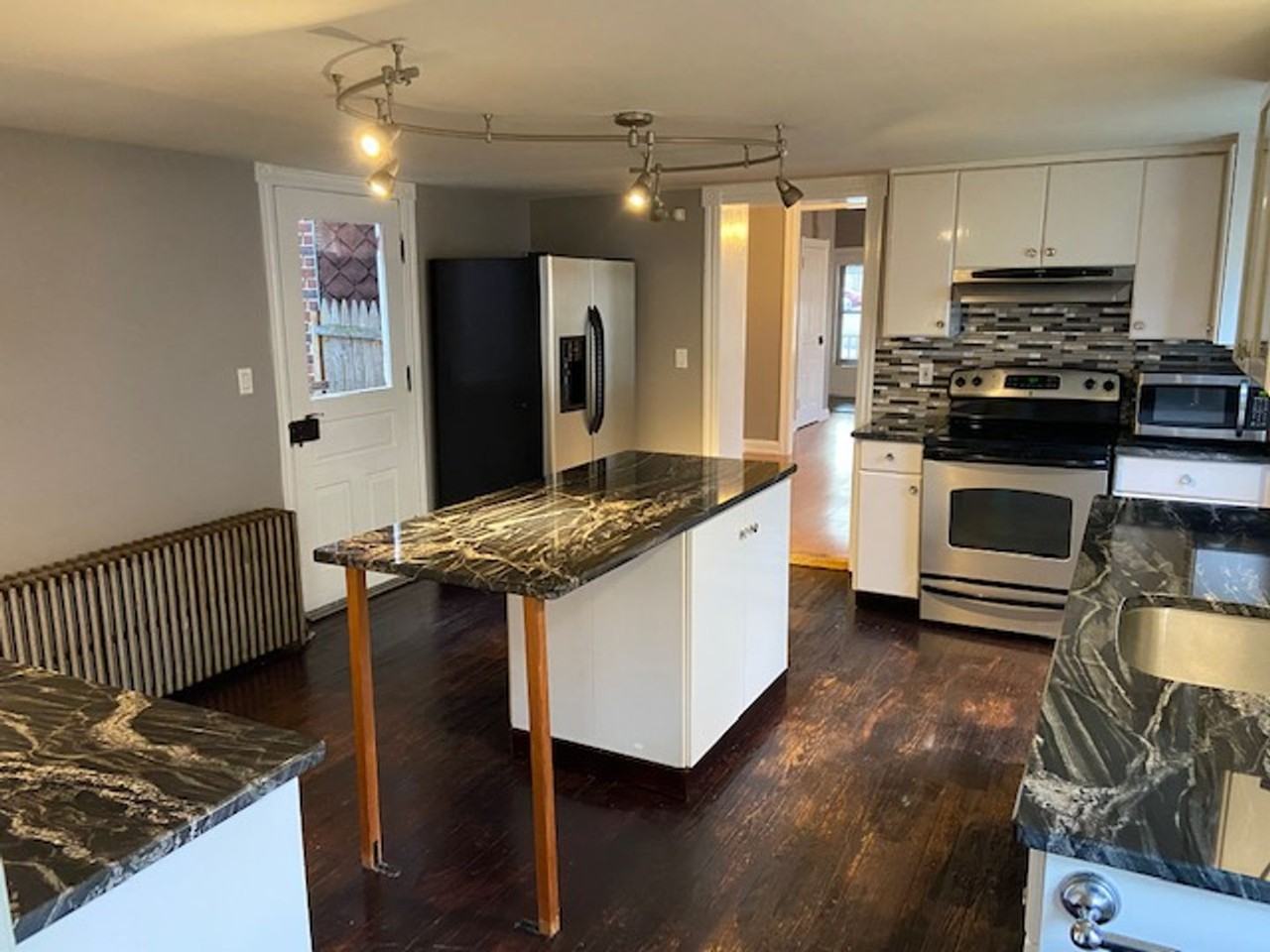 356 Broad St - Photo 2 of 28