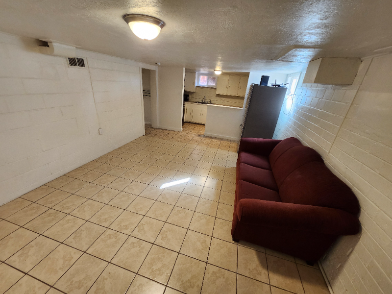 1631 Main St #B - Photo 2 of 11
