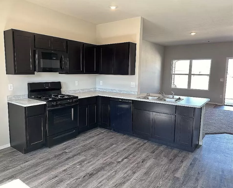 477 Se 7th Pl - Photo 2 of 14