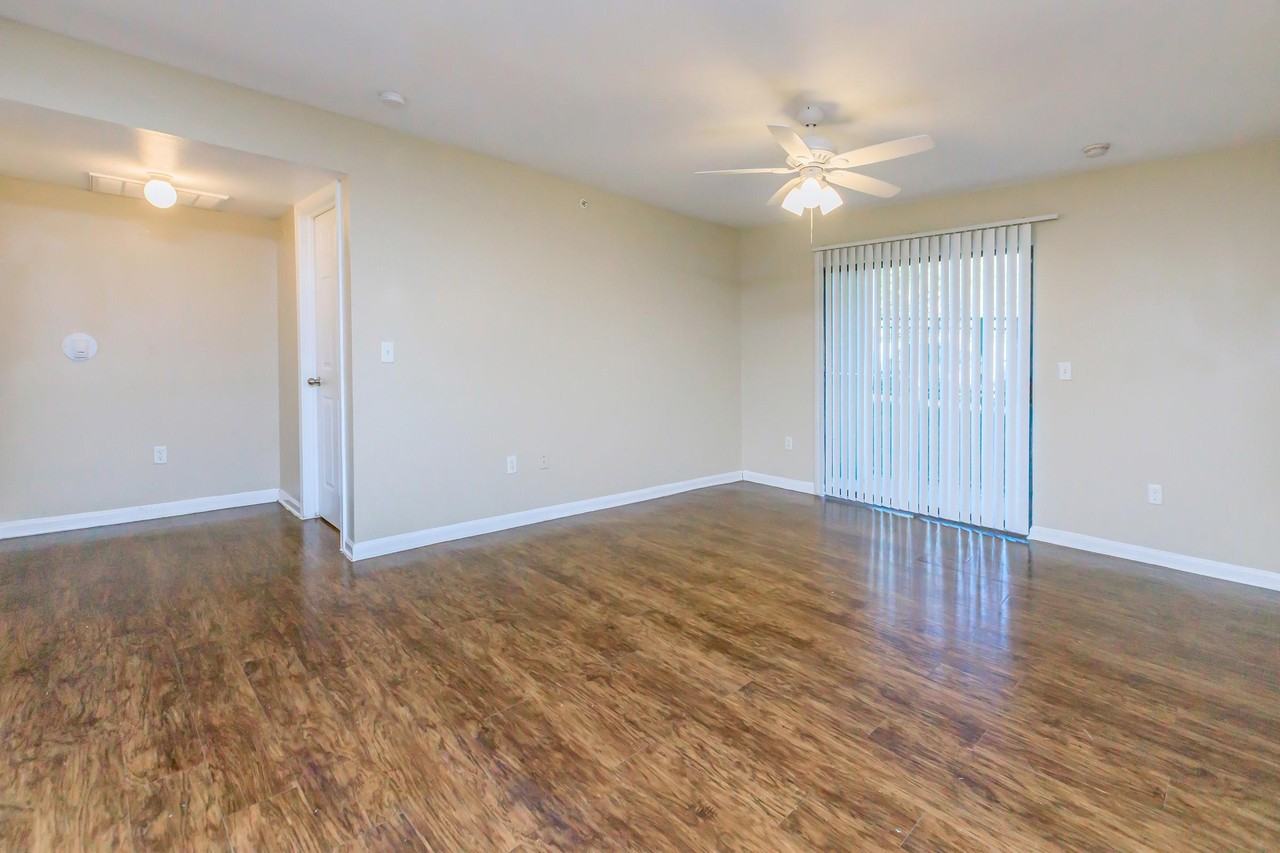 Spring Oaks - Photo 4 of 34