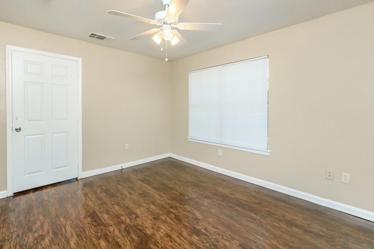 Spring Oaks - Photo 7 of 34