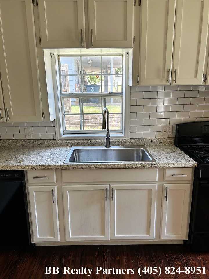 3407 E 38th St #NA - Photo 6 of 21