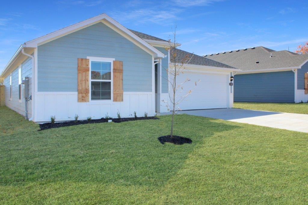 106 Nw Pinwheel St #NA - Photo 2 of 13