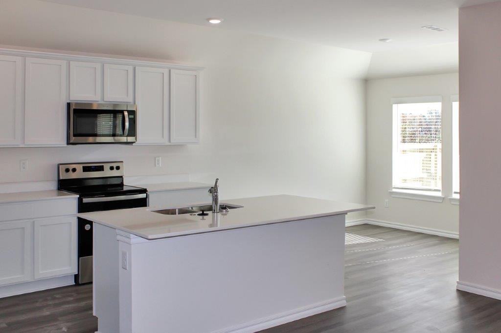 106 Nw Pinwheel St #NA - Photo 3 of 13