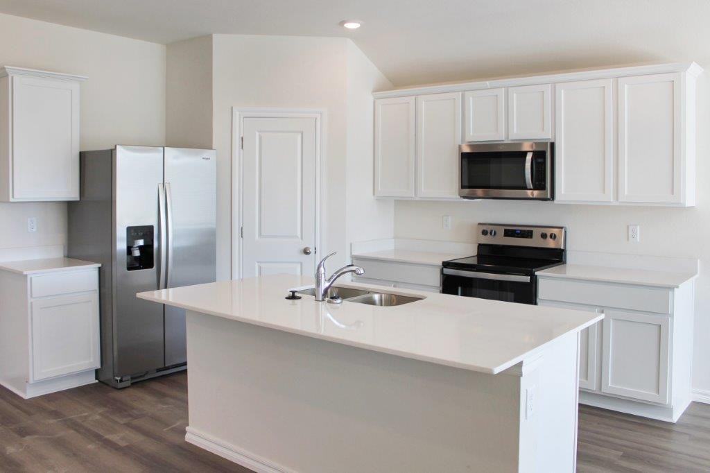 106 Nw Pinwheel St #NA - Photo 4 of 13