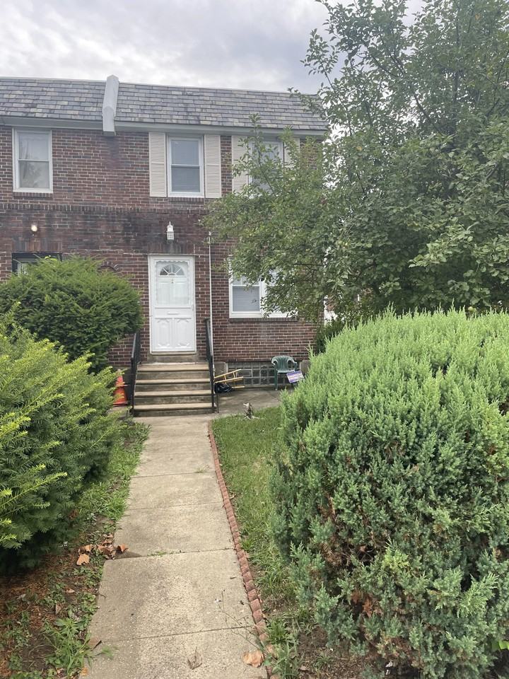 1104 Unruh Ave #NA - Photo 2 of 17