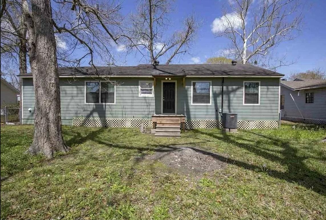 385 W Smith St #NA - Photo 2 of 13