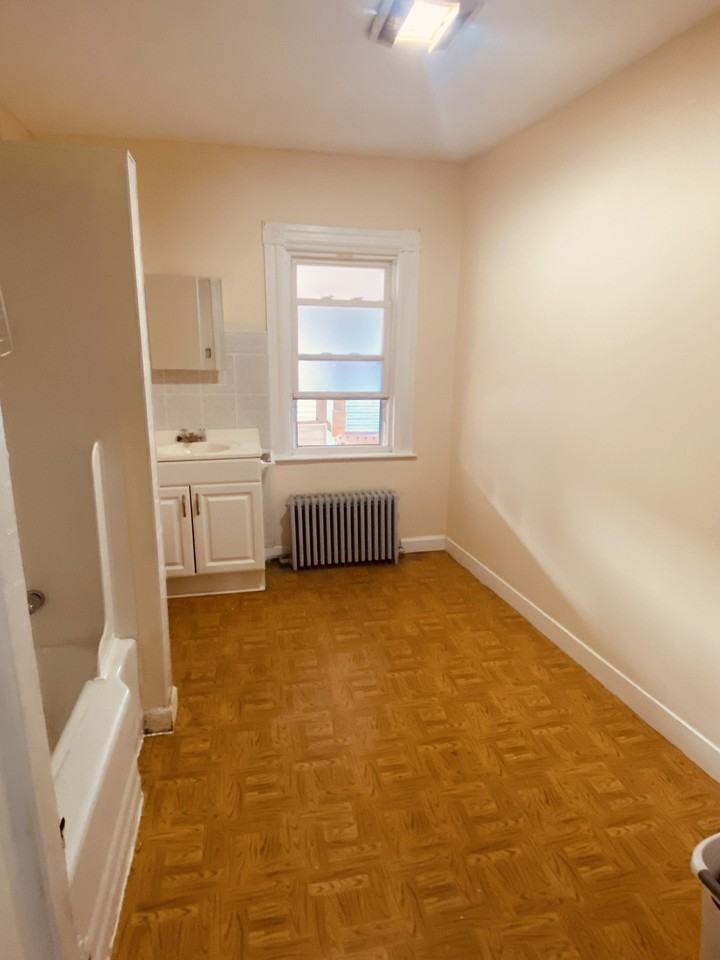 84 South St #3 - Photo 3 of 10