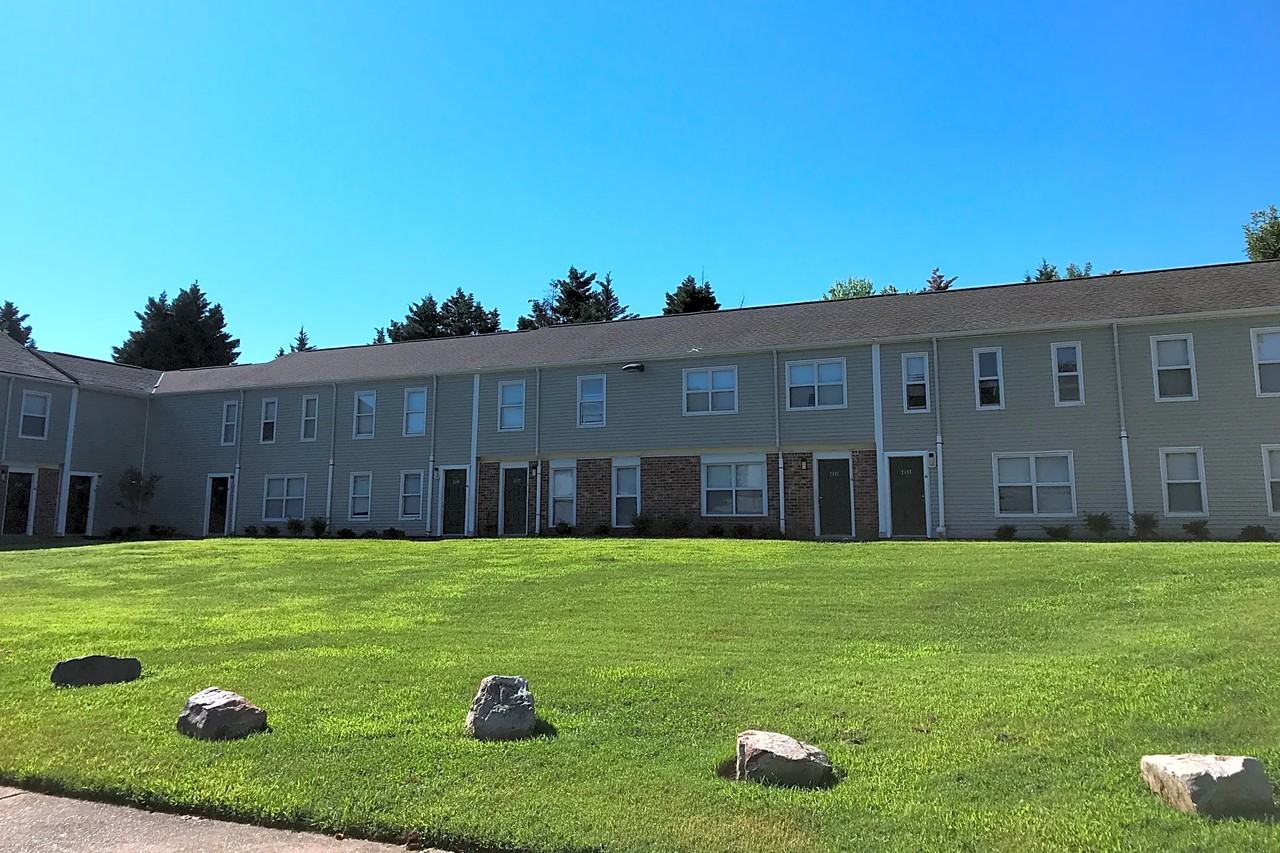 Oakland Village - Photo 3 of 5