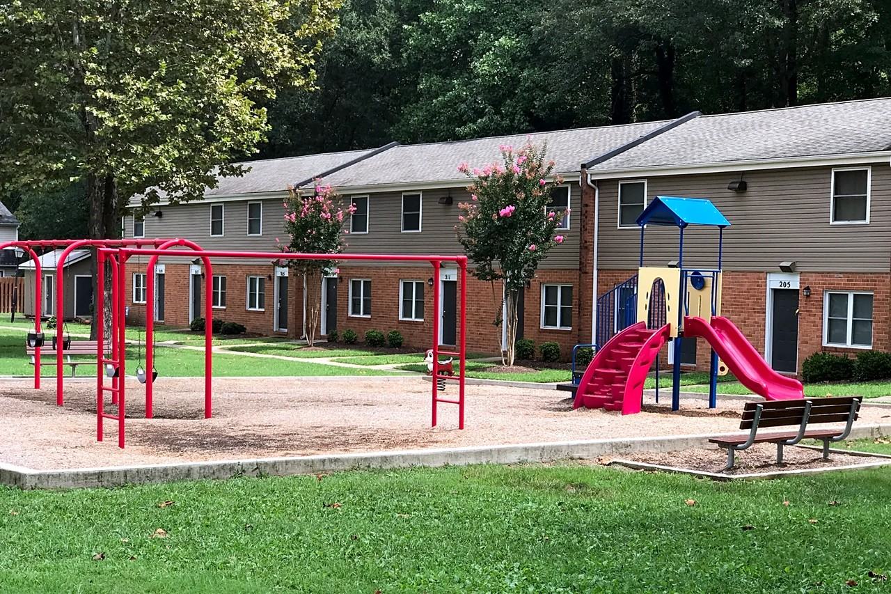 Oakmeade - Photo 2 of 7