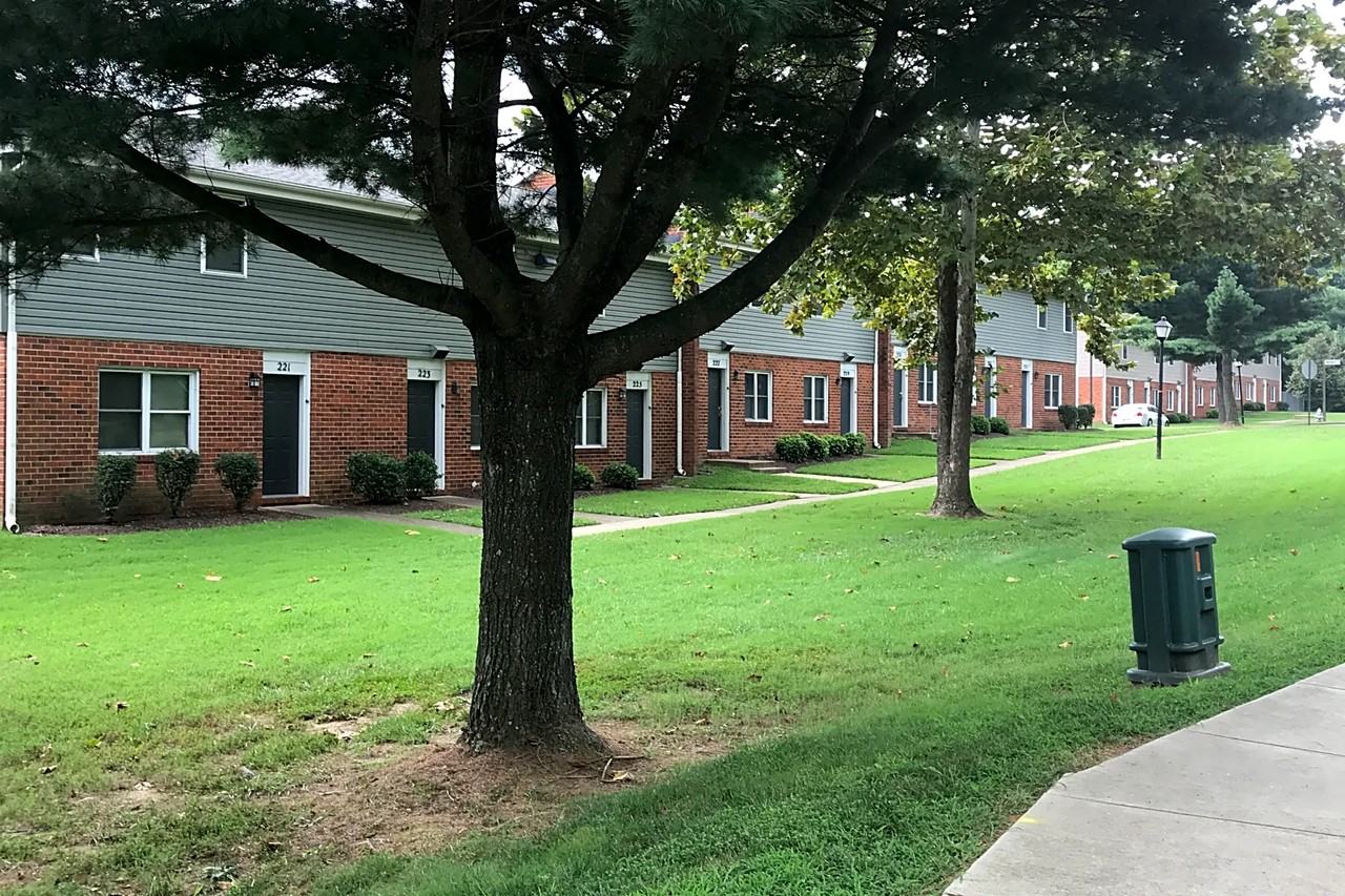 Oakmeade - Photo 5 of 7