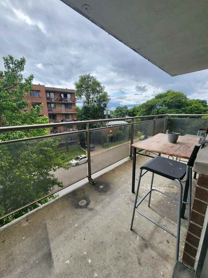 6595 Chemin de la Côte Saint Luc - Photo 2 of 8