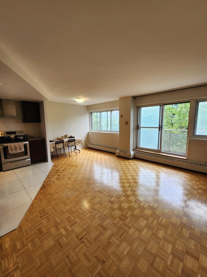 6595 Chemin de la Côte Saint Luc - Photo 3 of 8