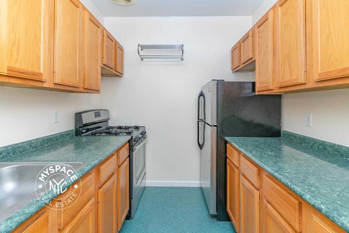 95 Seigel St #3A - Photo 4 of 9
