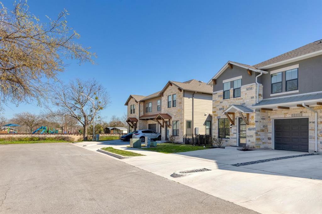 804 E 17th St #A - Photo 3 of 8