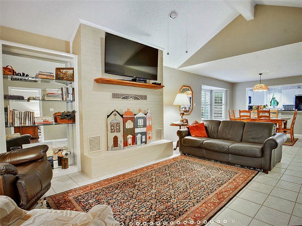 409 E 6th St - Photo 2 of 8