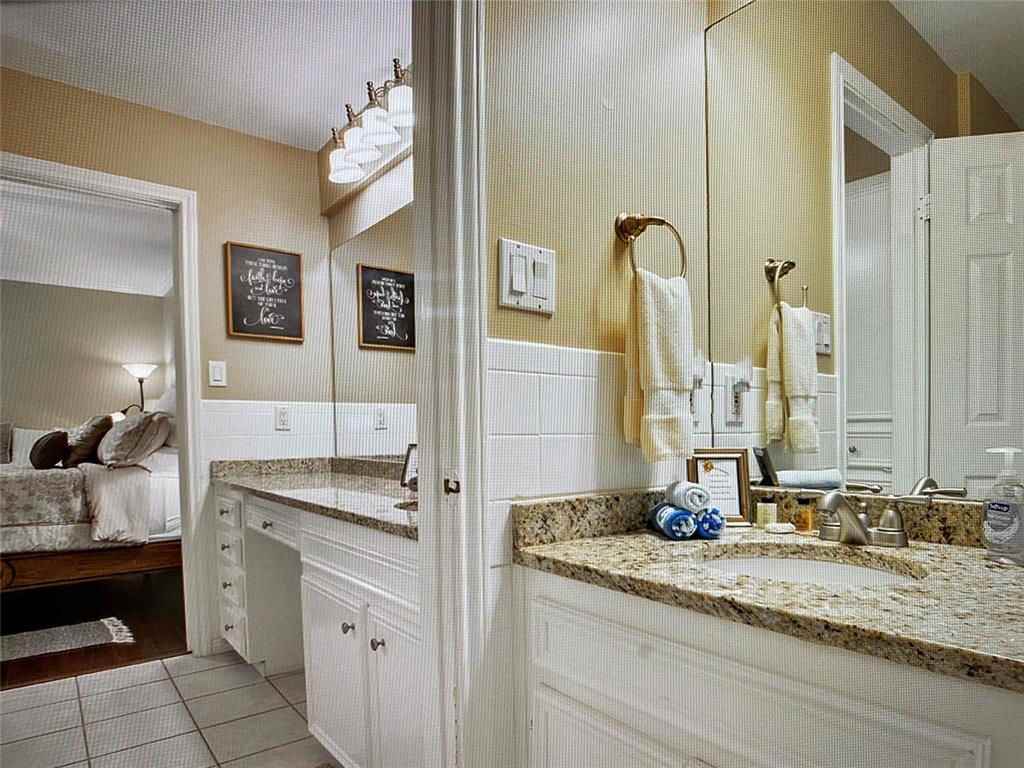 409 E 6th St - Photo 3 of 8