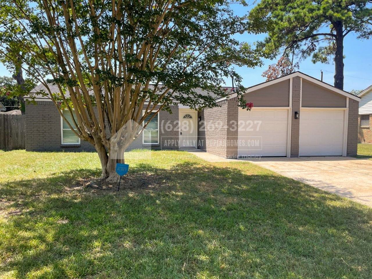 12319 Blue River Dr - Photo 2 of 28