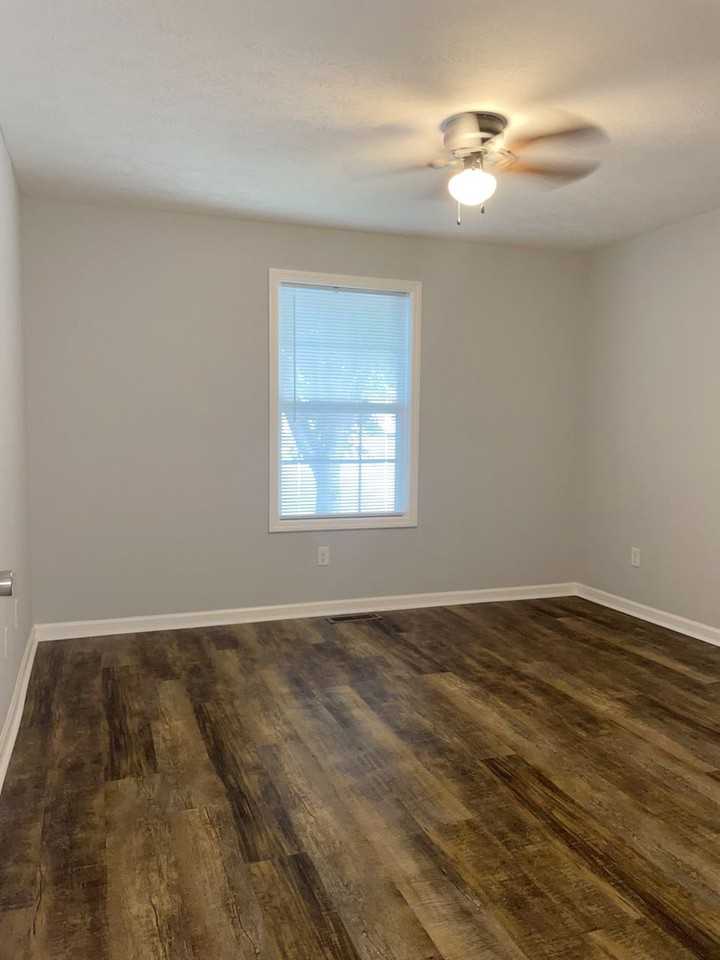 343 Upper Stone Ave #A - Photo 5 of 14