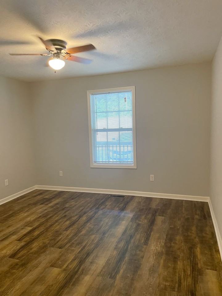 343 Upper Stone Ave #A - Photo 7 of 14